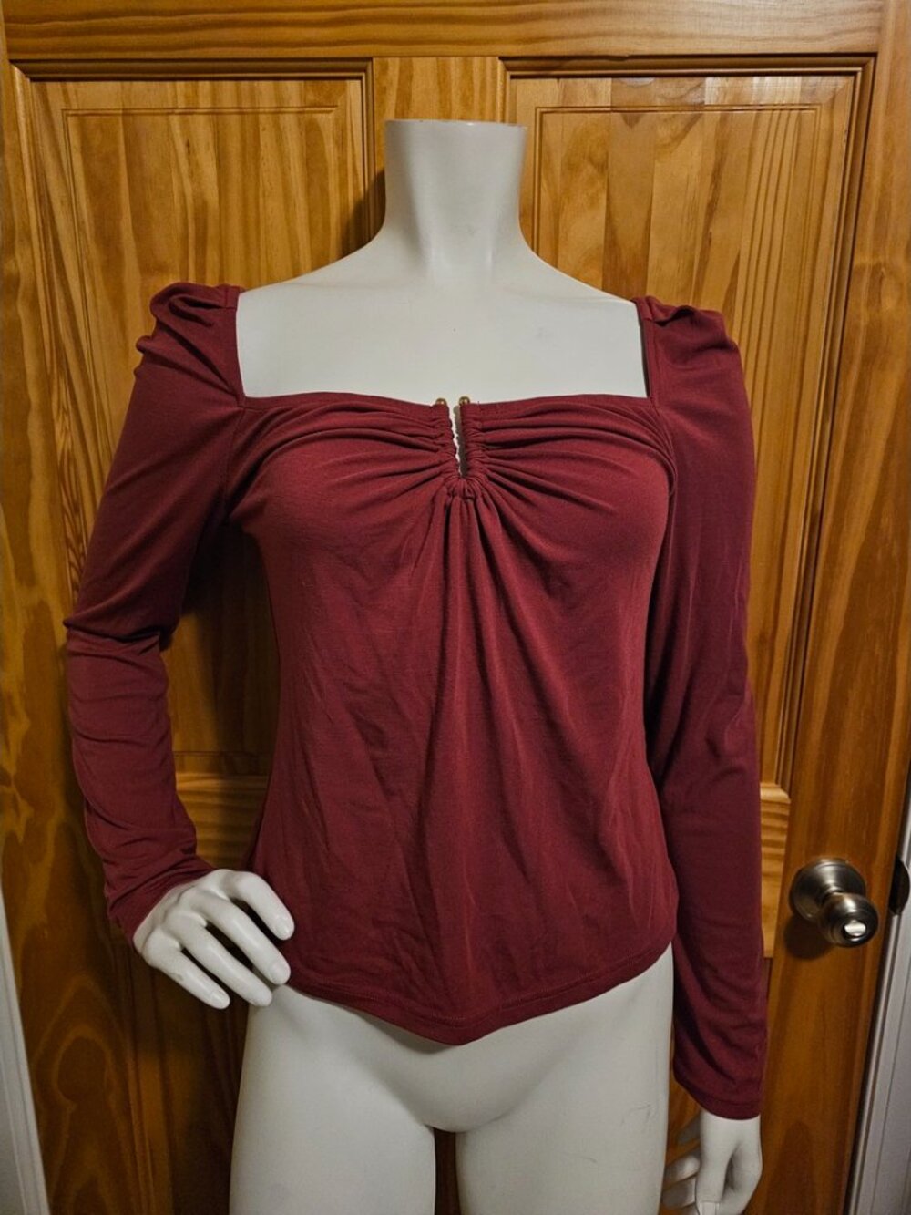 💛 43. MOTF Size Large Sweater